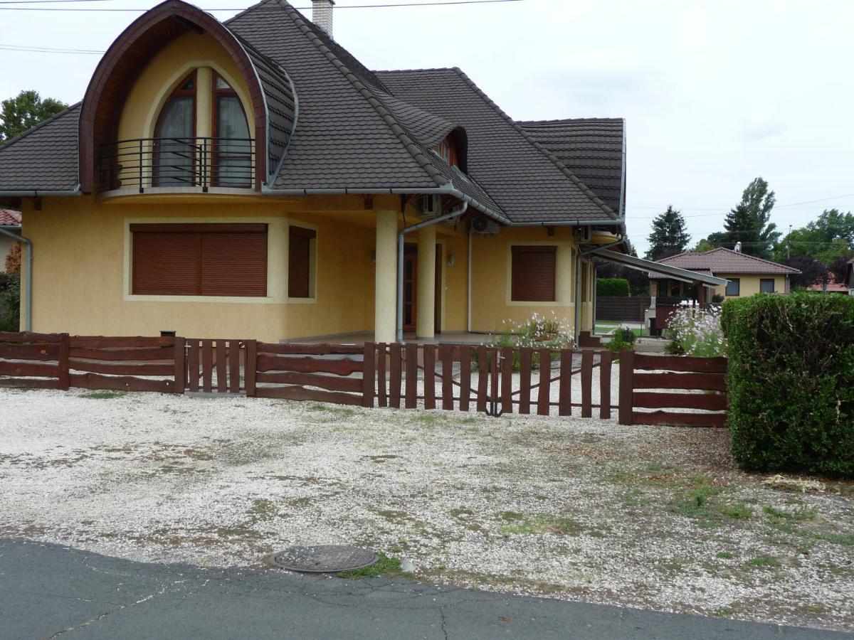 Nadas Tarsashaz Balatonlelle Zewnętrze zdjęcie